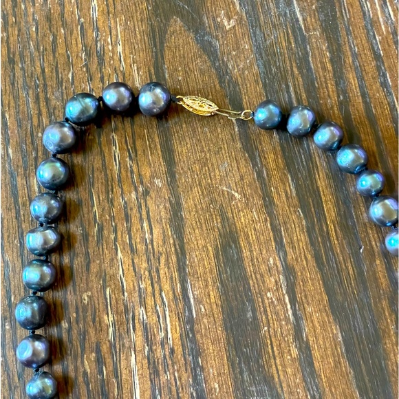 Rainbow Peacock All-Natural Pearl Single Strand Necklace • 14K Clasp • 18 inches - Picture 2 of 6